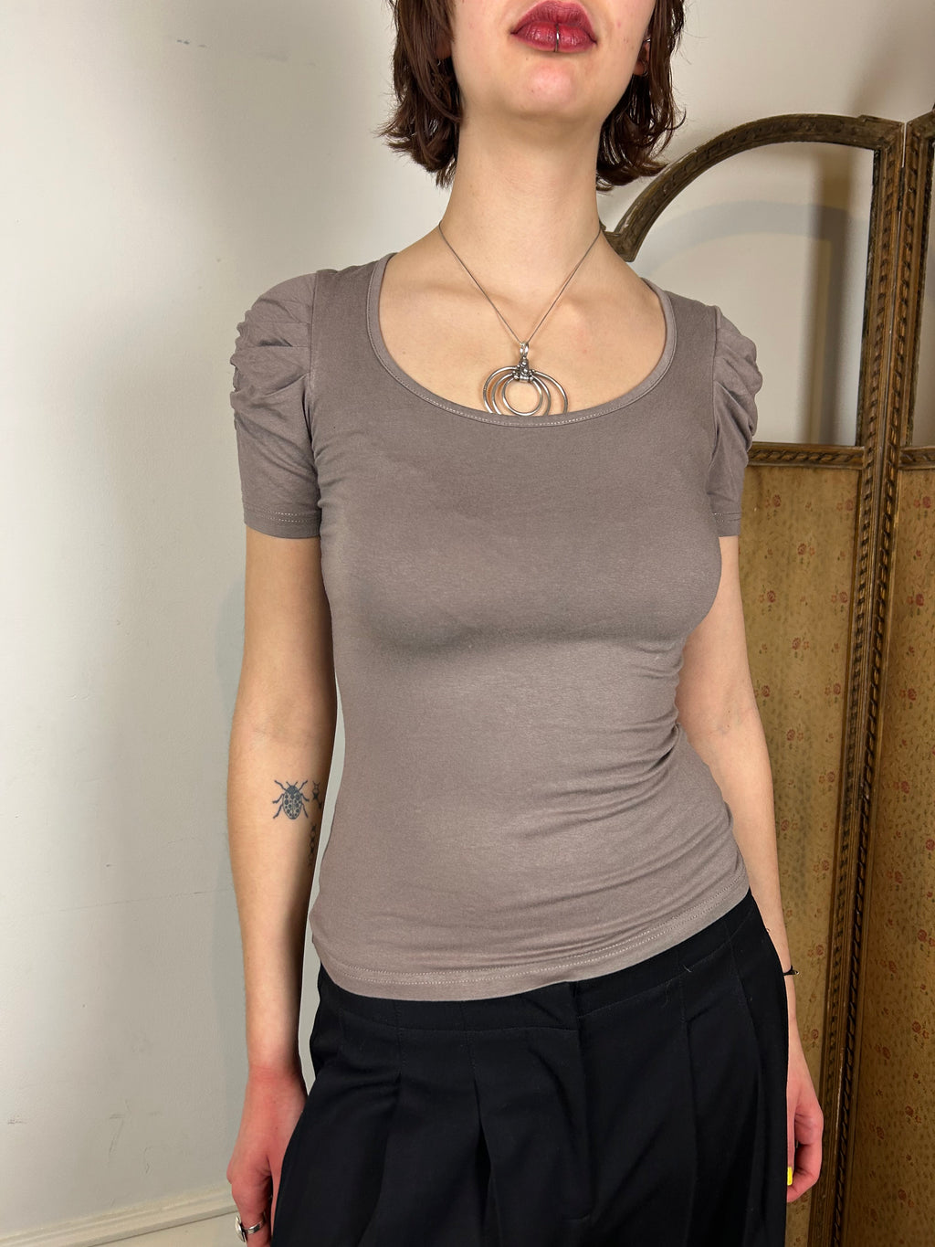 Taupe ruche sleeve top