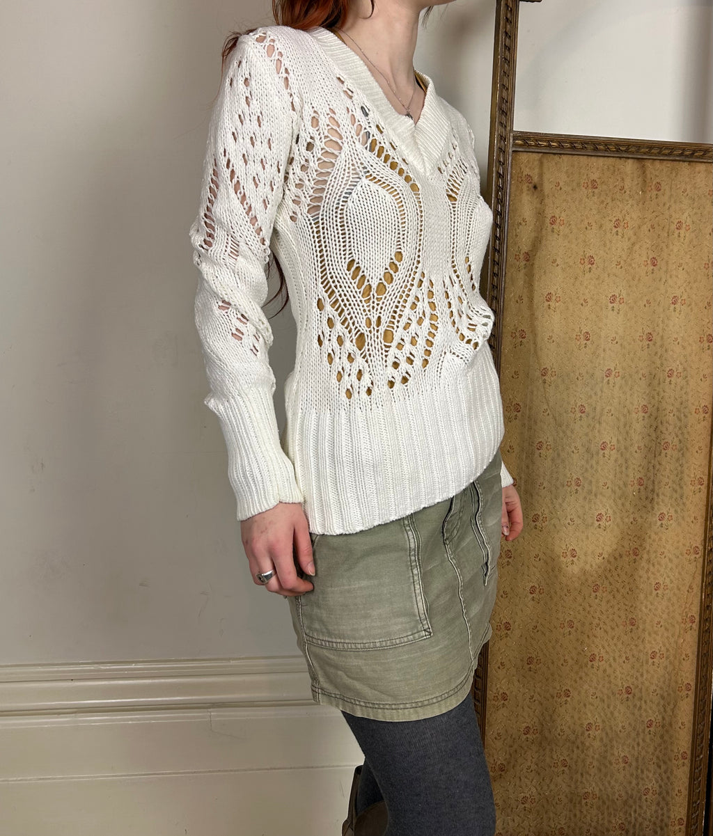White knit jumper