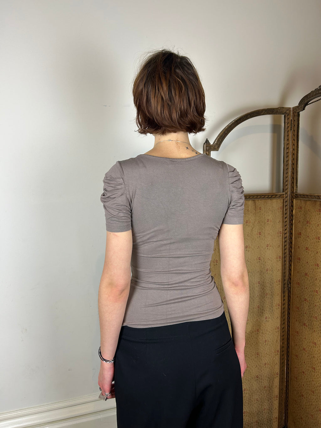 Taupe ruche sleeve top