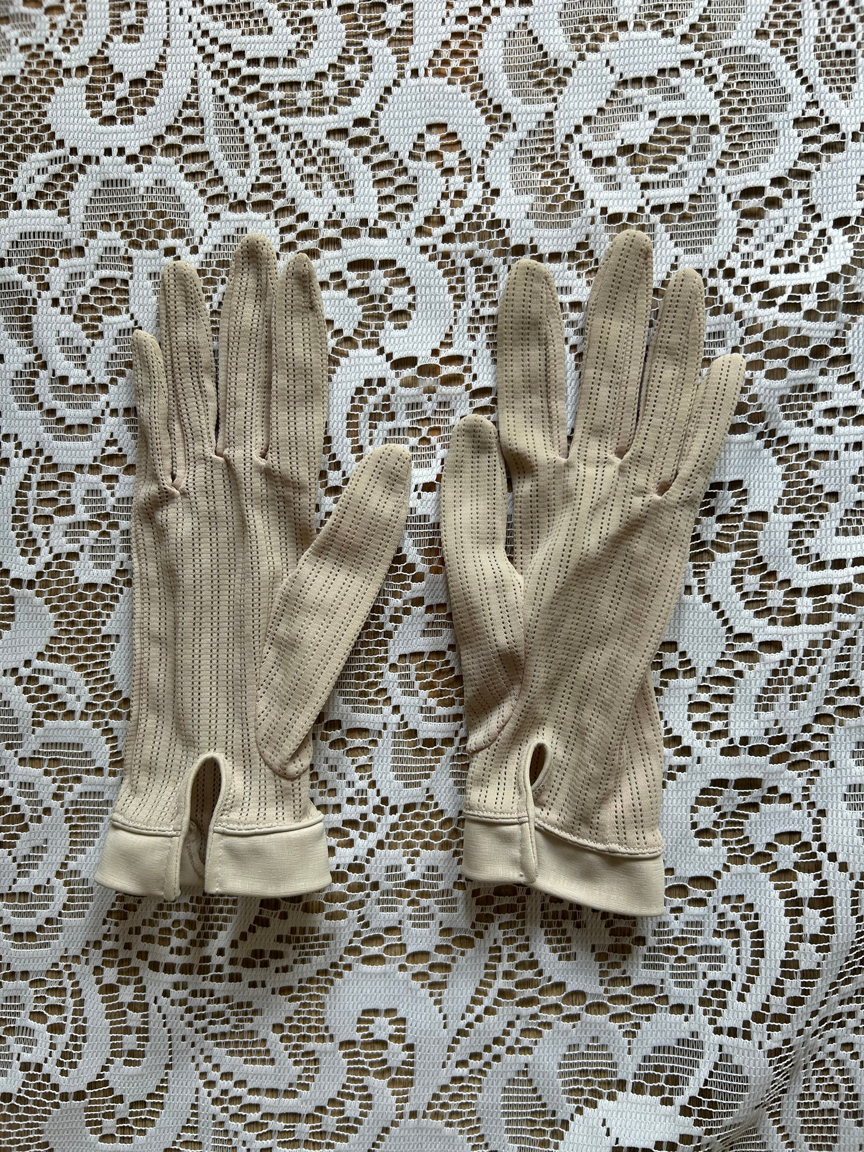 Vintage Cream Gloves