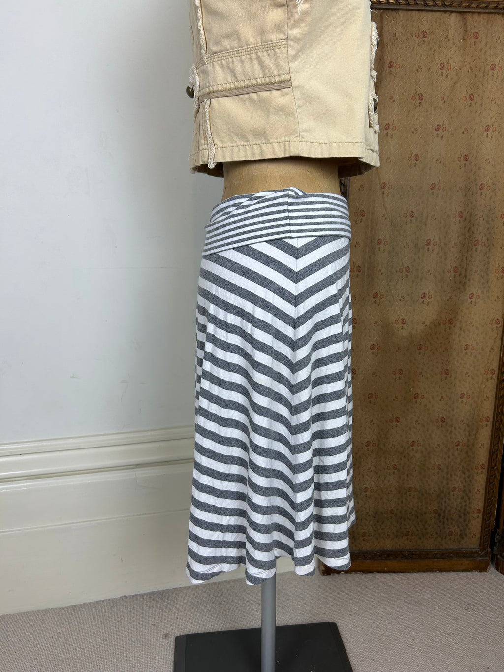 Gorgeous grey and white stripe skirt